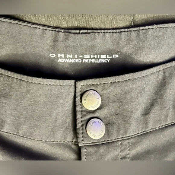 Women's Columbia Omni-Shield Hiking Shorts - Picture 3 of 7
